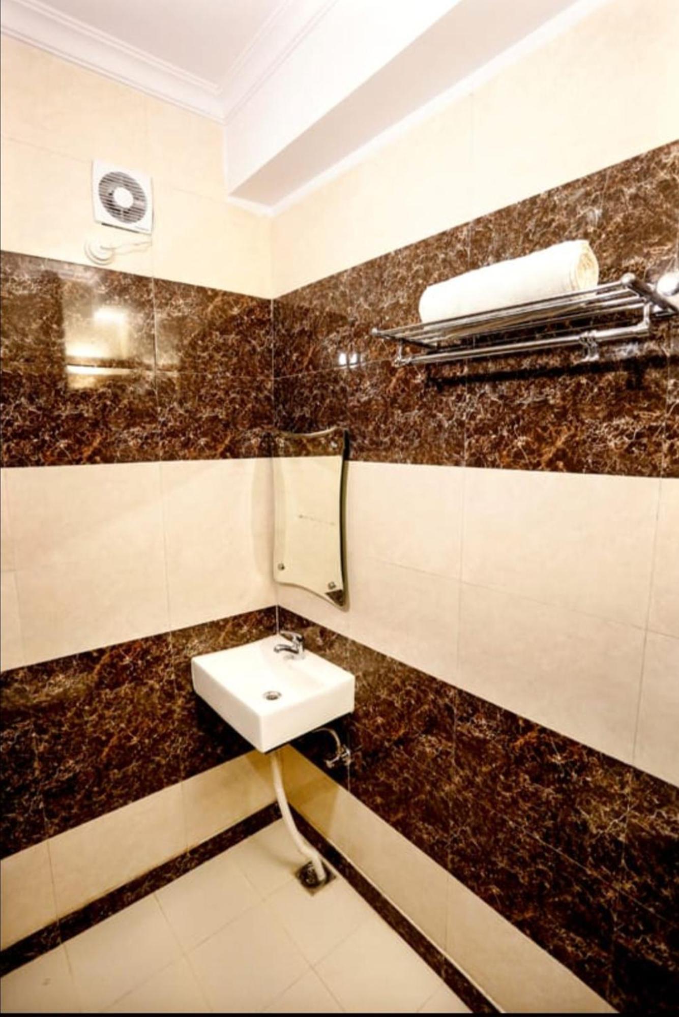Airport Hotel Edge Home Stay Nuova Delhi Esterno foto