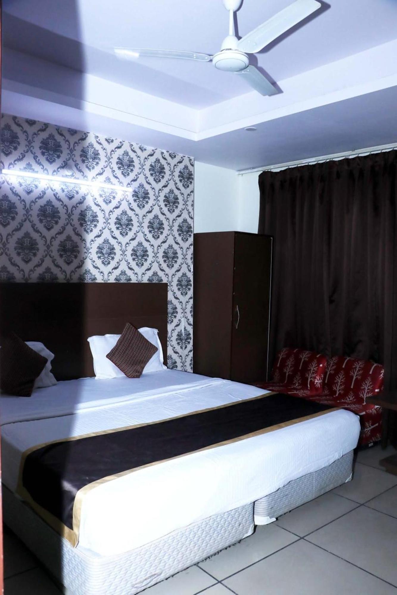 Airport Hotel Edge Home Stay Nuova Delhi Esterno foto