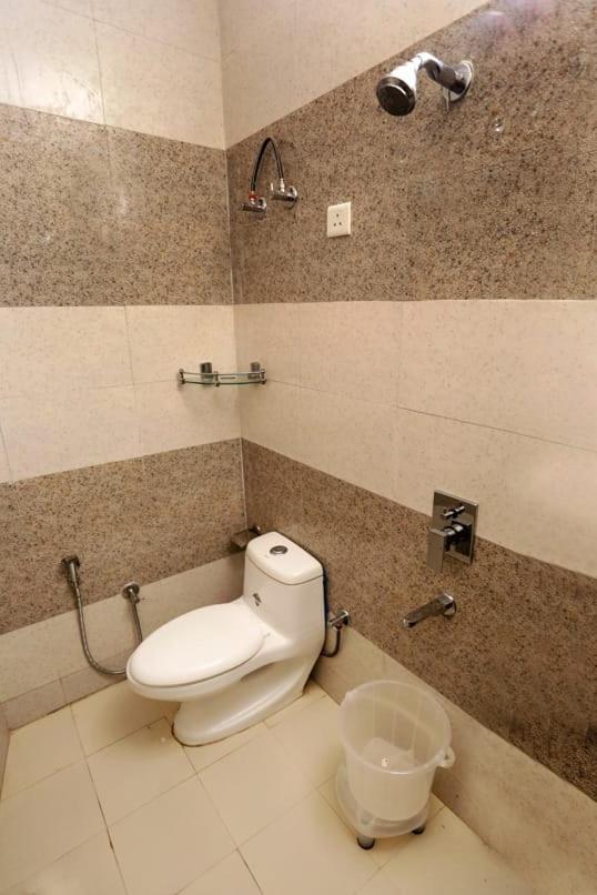 Airport Hotel Edge Home Stay Nuova Delhi Esterno foto