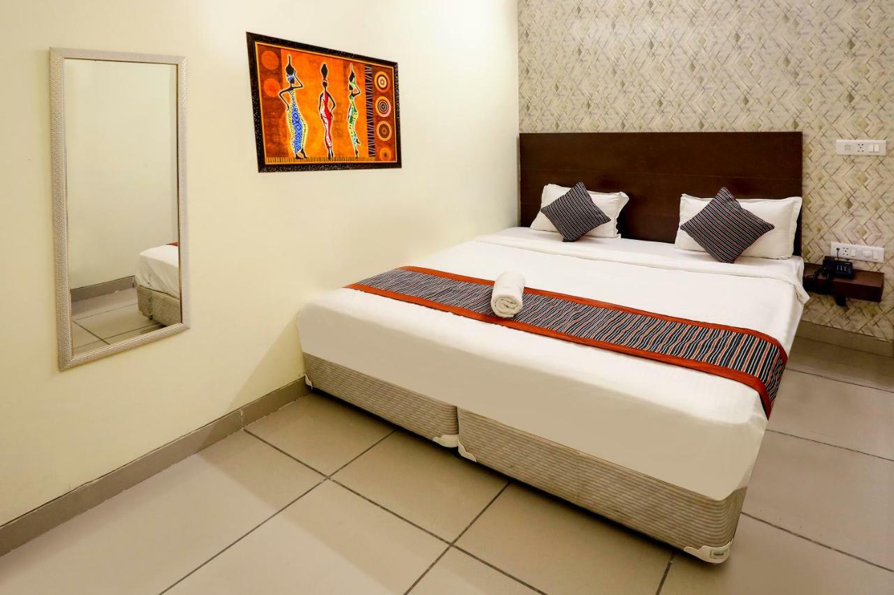 Airport Hotel Edge Home Stay Nuova Delhi Esterno foto