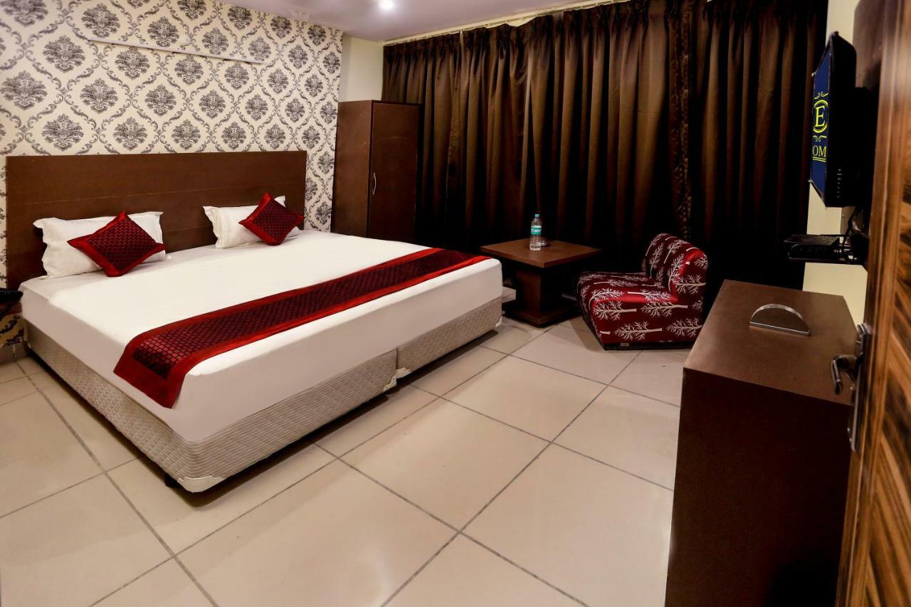 Airport Hotel Edge Home Stay Nuova Delhi Esterno foto