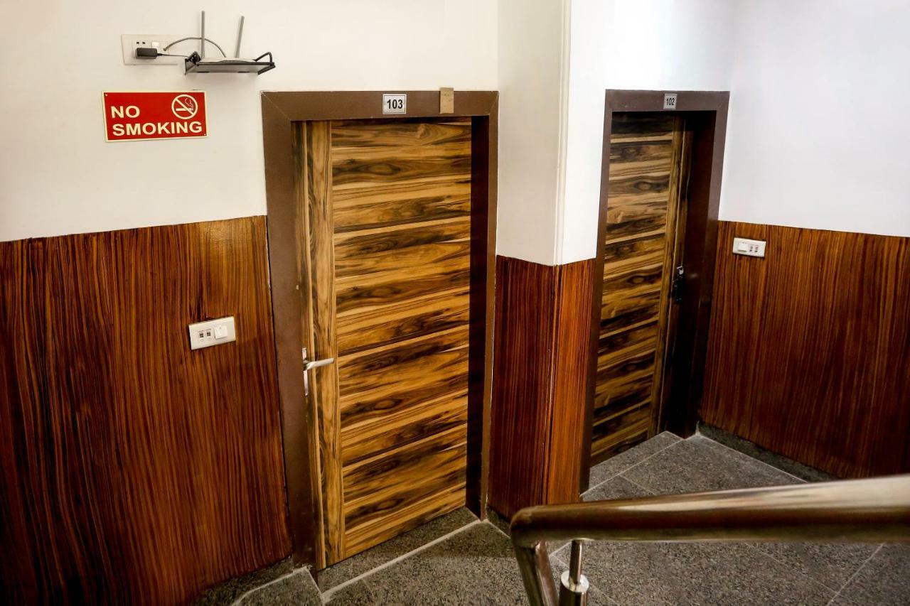 Airport Hotel Edge Home Stay Nuova Delhi Esterno foto