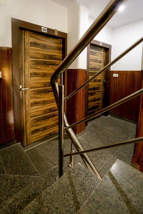 Airport Hotel Edge Home Stay Nuova Delhi Esterno foto