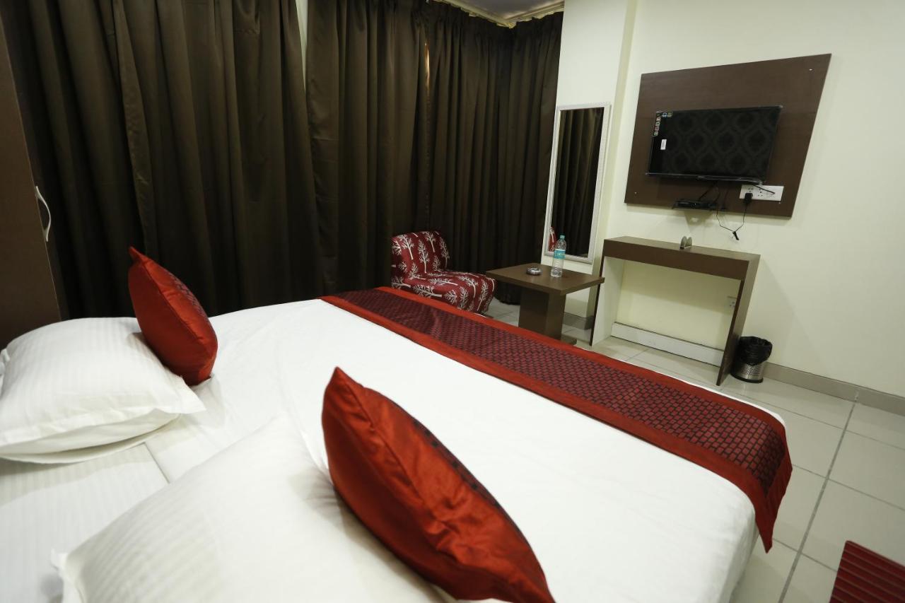 Airport Hotel Edge Home Stay Nuova Delhi Esterno foto