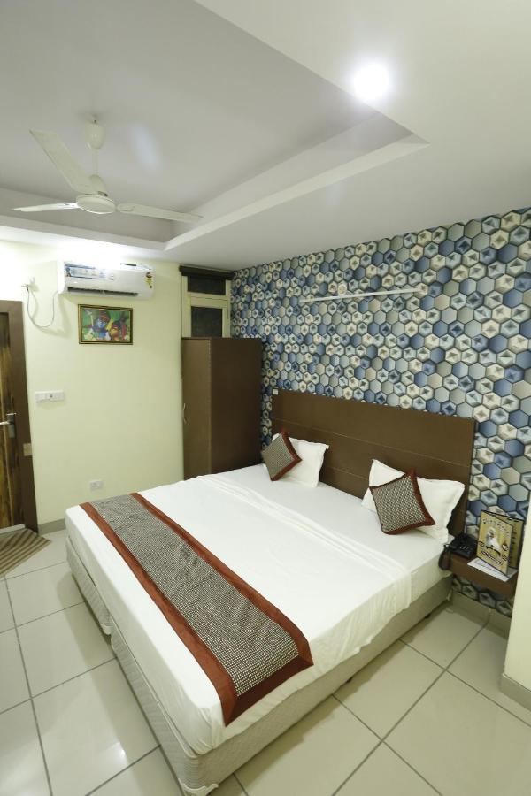 Airport Hotel Edge Home Stay Nuova Delhi Esterno foto