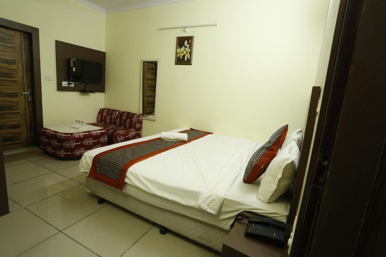 Airport Hotel Edge Home Stay Nuova Delhi Esterno foto