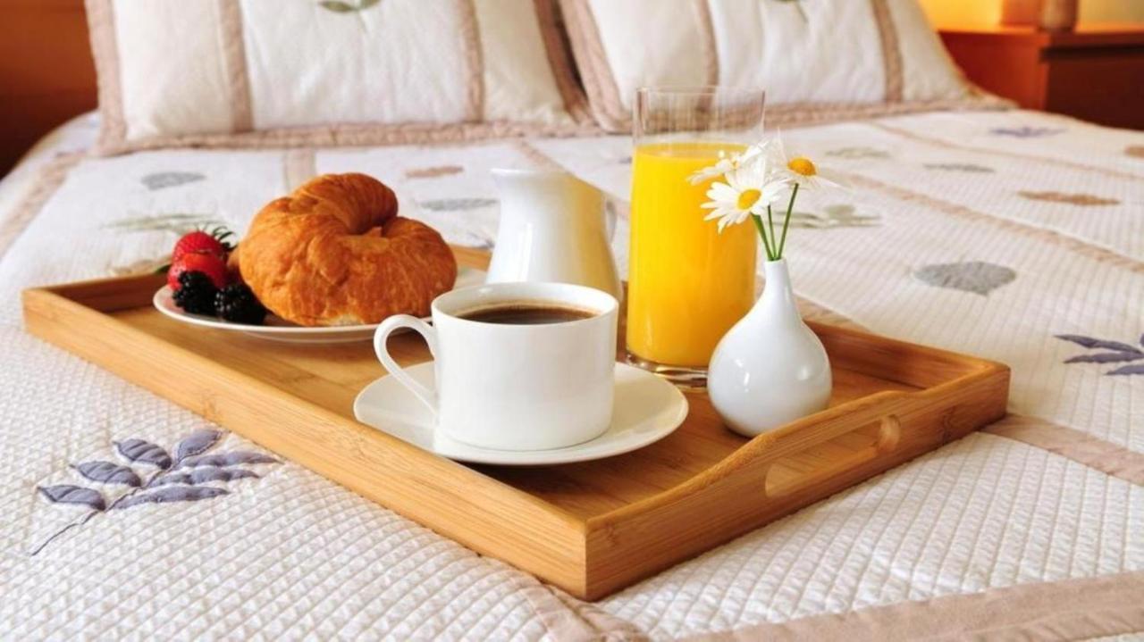 Airport Hotel Edge Home Stay Nuova Delhi Esterno foto